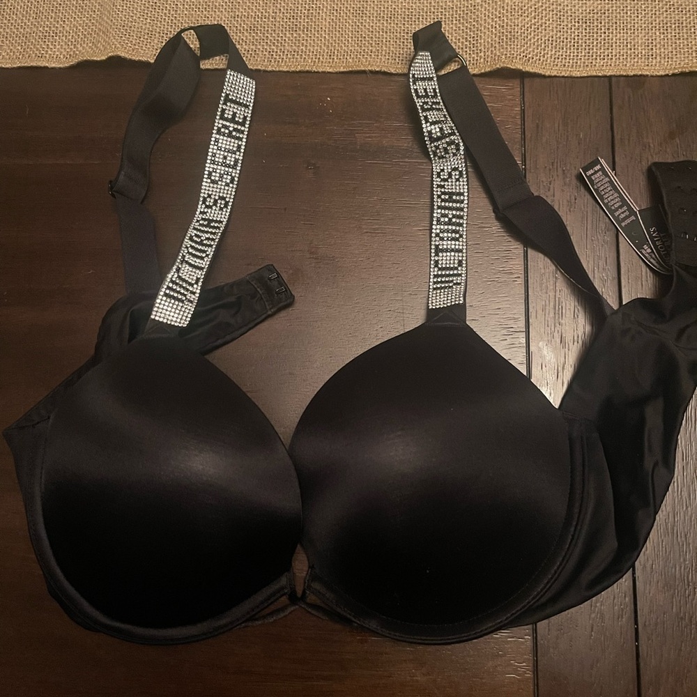 Vs Bling Bra!!! - image 1